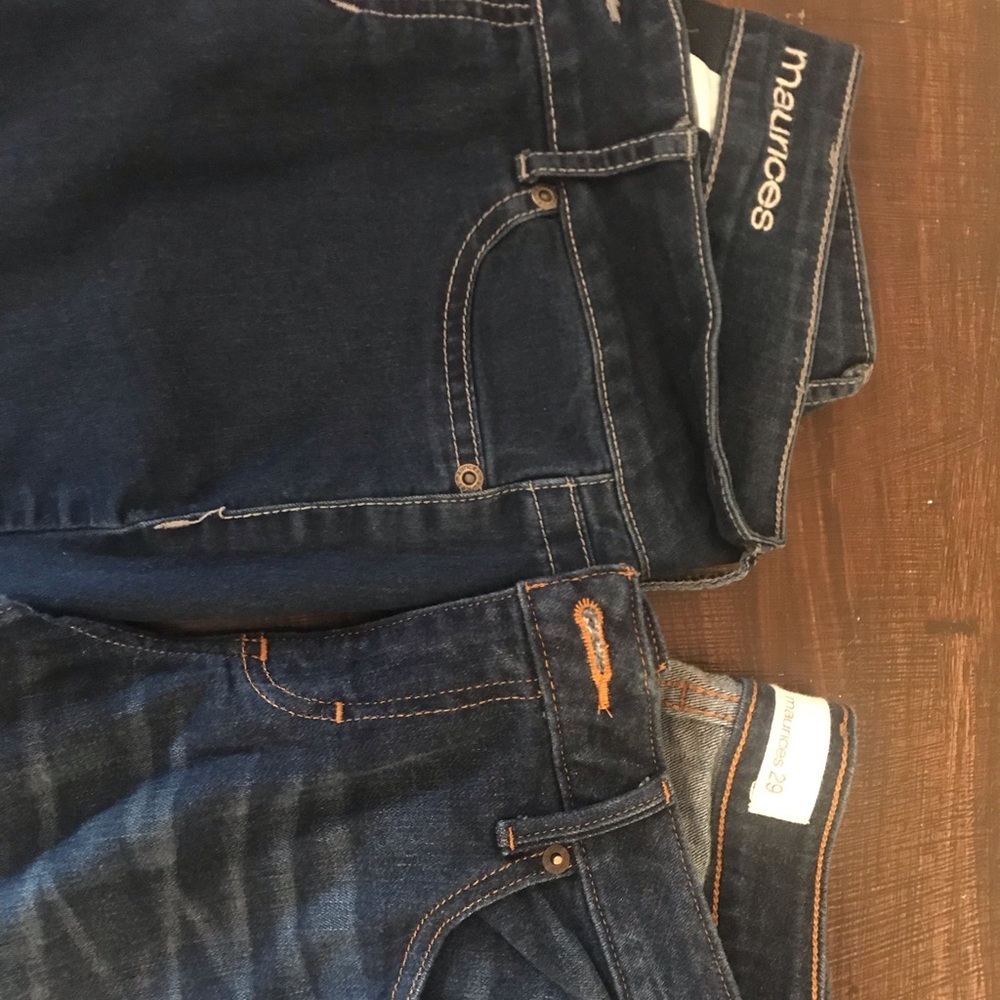 2 pairs of Maurice’s jeans